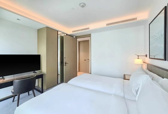 Luxury Unit | Burj  Khalifa View | Vacant, picture 6