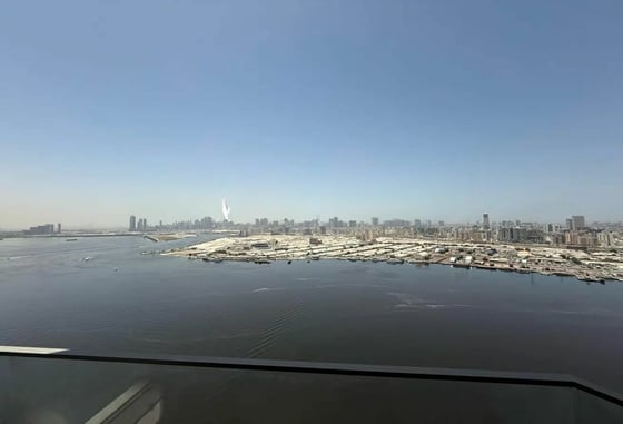 Luxury Unit | Burj  Khalifa View | Vacant, picture 1