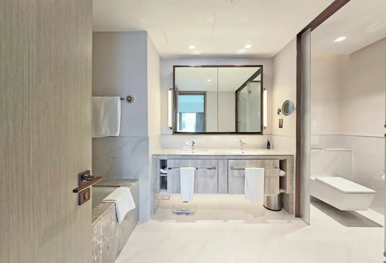Luxury Unit | Burj  Khalifa View | Vacant, picture 8
