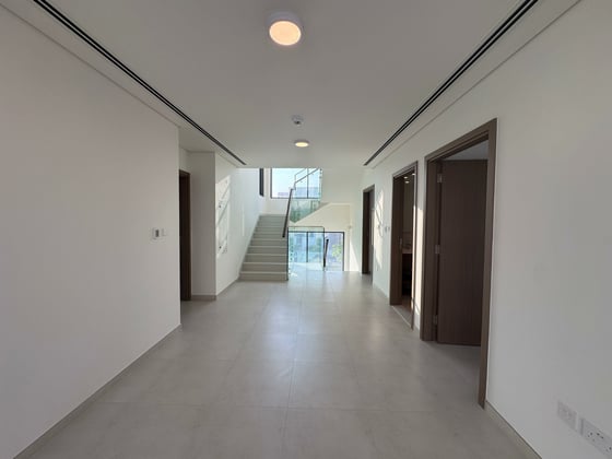 Backing Central Park | Spacious | Corner Unit, picture 6