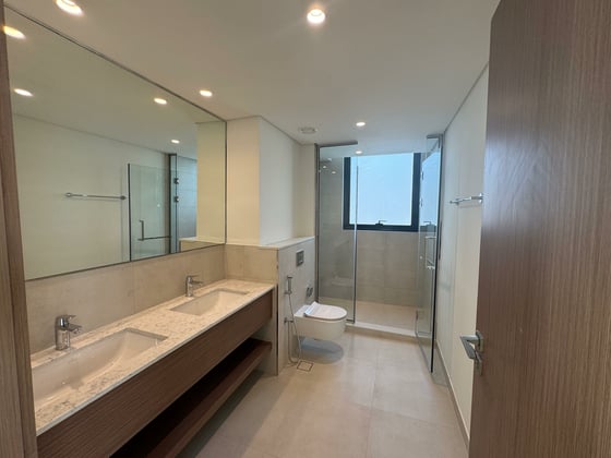 Backing Central Park | Spacious | Corner Unit, picture 9