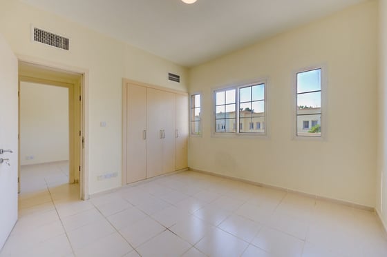 Natural Light | Lake View | Available Now, picture 13