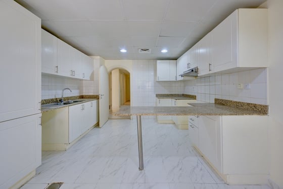 Natural Light | Lake View | Available Now, picture 6