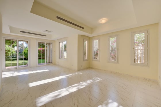 Natural Light | Lake View | Available Now, picture 3