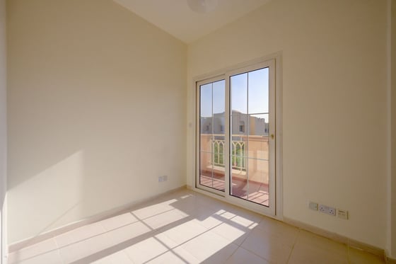 Natural Light | Lake View | Available Now, picture 9