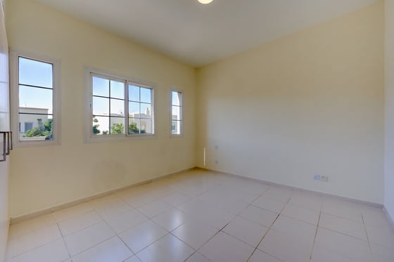 Natural Light | Lake View | Available Now, picture 12