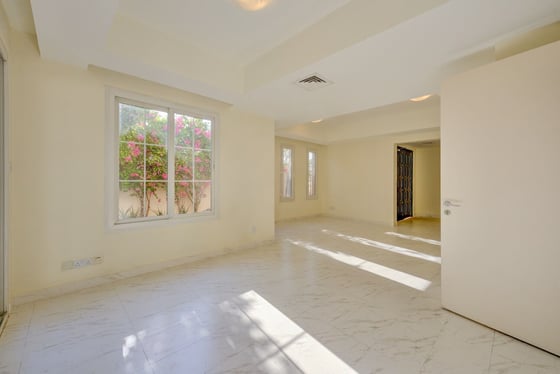 Natural Light | Lake View | Available Now, picture 4