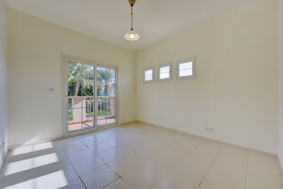 Natural Light | Lake View | Available Now, picture 8