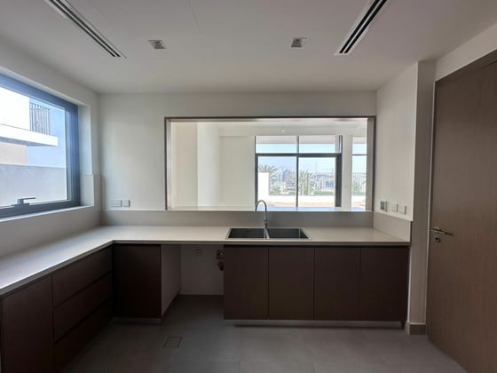 Type E | Corner | Panoramic Skyline Views, picture 9