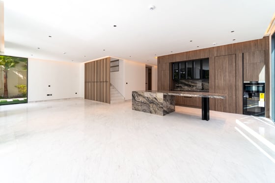 Vacant | Private Location | Fully Upgraded + Pool, picture 9