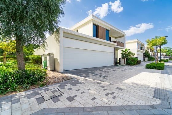 Vacant | Private Location | Fully Upgraded + Pool, picture 27
