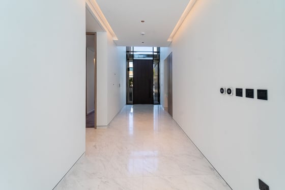 Vacant | Private Location | Fully Upgraded + Pool, picture 7