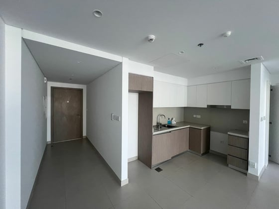 Community View | Large Layout | Vacant.., picture 2