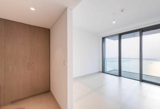 Vacant | Burj Khalifa and Sea View | High Floor, picture 7