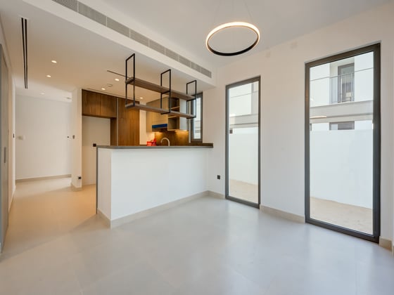Prime Location | Brand New | Close to Amenities, picture 5