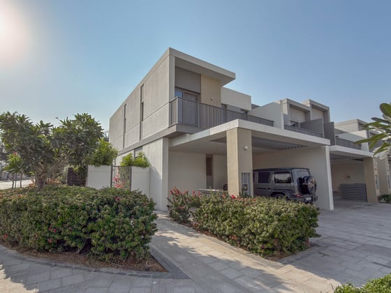 Corner Plot | Fully Furnished | Landscaped Garden, picture 1