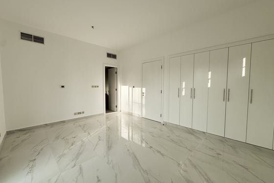 Newly Renovated | Large Plot | South Facing Garden, picture 8