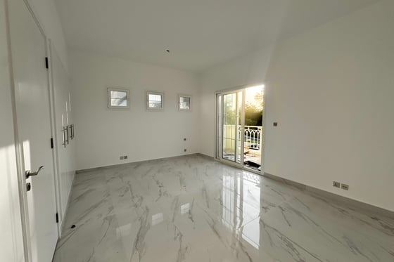 Newly Renovated | Large Plot | South Facing Garden, picture 7