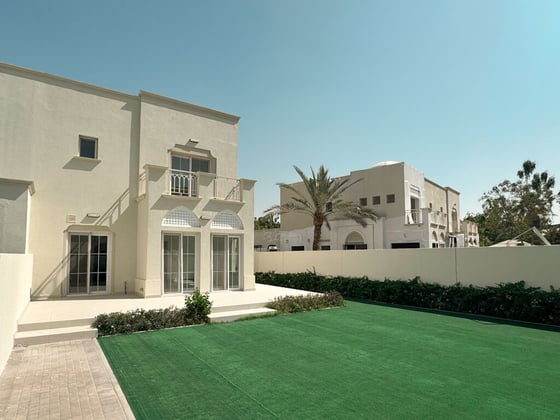 Newly Renovated | Large Plot | South Facing Garden, picture 1