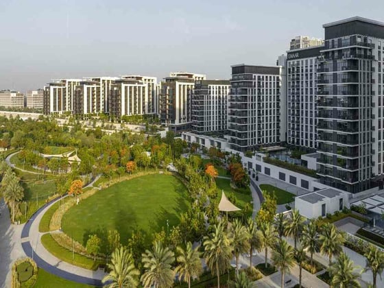 Prime Location | Panoramic Golf Course View, picture 9
