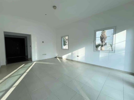 Exclusive | Vacant on Transfer | Prime Location, picture 2