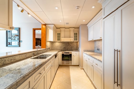 Unique Custom Interior | Panoramic Fountain view, picture 8