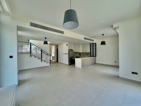 Single Row | Burj View | Close To Amenities, picture 1