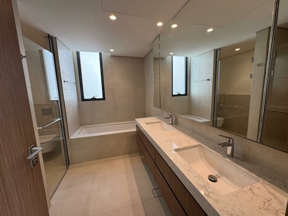 Park  Backing  |  Brand  New  |  Spacious, picture 10
