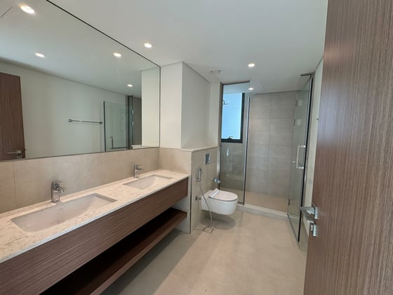 Park  Backing  |  Brand  New  |  Spacious, picture 9