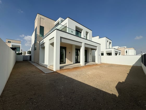 Park  Backing  |  Brand  New  |  Spacious, picture 1