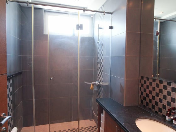 Single Row | Upgraded Flooring | Vacant., picture 18