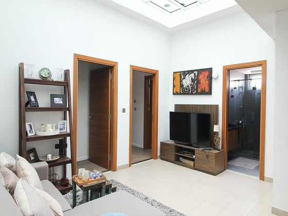 Single Row | Upgraded Flooring | Vacant., picture 15