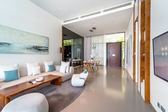 Private Beach and Pool | 5* Luxury | Hotel Living, picture 3