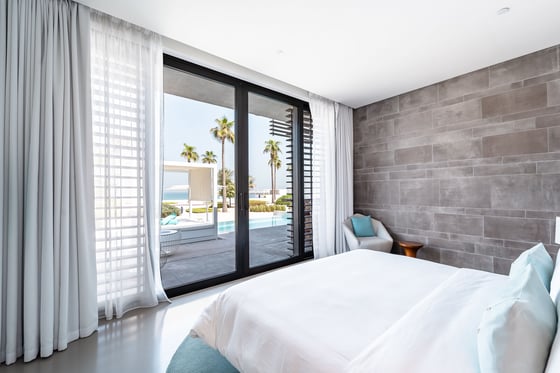 Private Beach and Pool | 5* Luxury | Hotel Living, picture 13