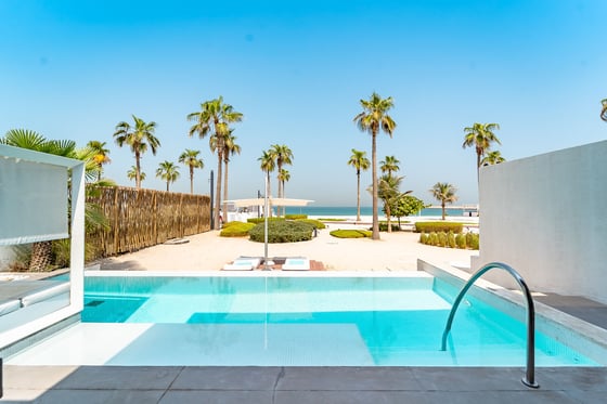 Private Beach and Pool | 5* Luxury | Hotel Living, picture 1