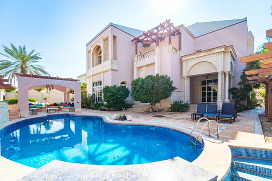 Uniquely Classic Villa |  Premier Location | GCC, picture 2
