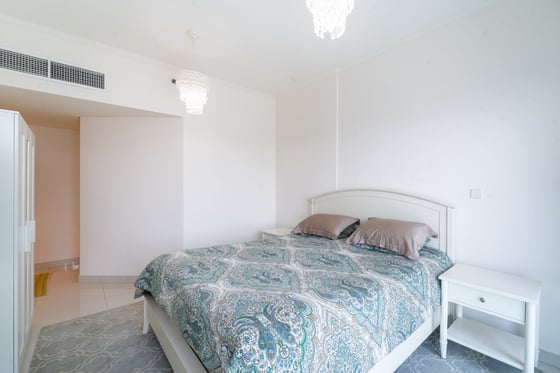 FULL MARINA VIEW  | VACANT | HIGH FLOOR., picture 10