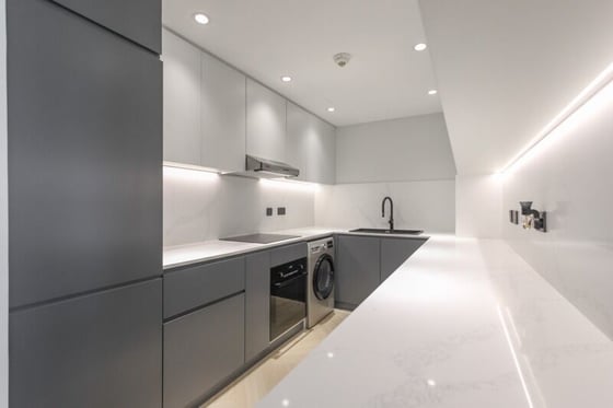 Fully Upgraded | High Floor | Vacant Now, picture 5