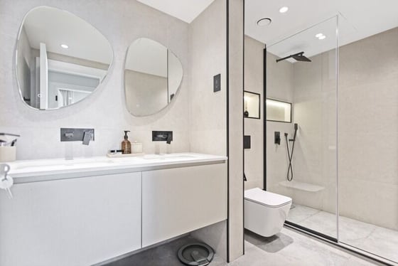 Fully Upgraded | High Floor | Vacant Now, picture 11