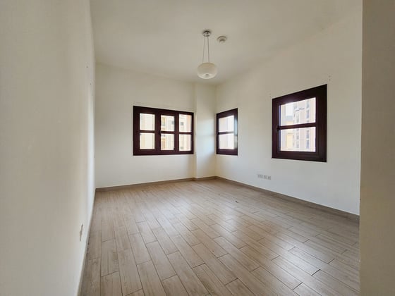 Vacant on Transfer | Great View  | Serious Seller, picture 5