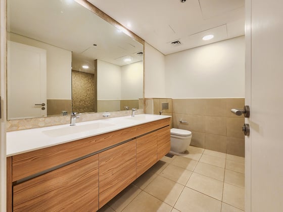 Vacant on Transfer | Great View  | Serious Seller, picture 6