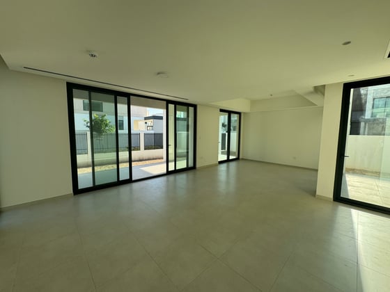 Brand New  |  Corner Unit  |  Ready to Move, picture 1