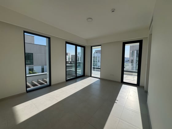 Brand New  |  Corner Unit  |  Ready to Move, picture 3