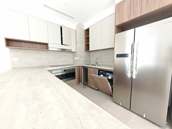 Exclusive | Brand New | Big Layout | Vacant, picture 7
