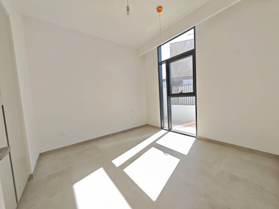 Exclusive | Brand New | Big Layout | Vacant, picture 9