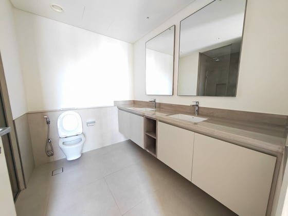 Exclusive | Brand New | Big Layout | Vacant, picture 14
