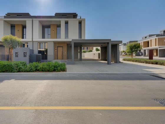 Brand New | Corner Unit | Beautifully Landscaped, picture 1