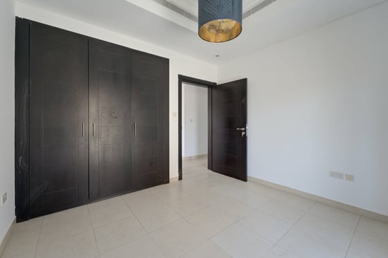 Unique Architecture | Spacious | Huge Garden, picture 10