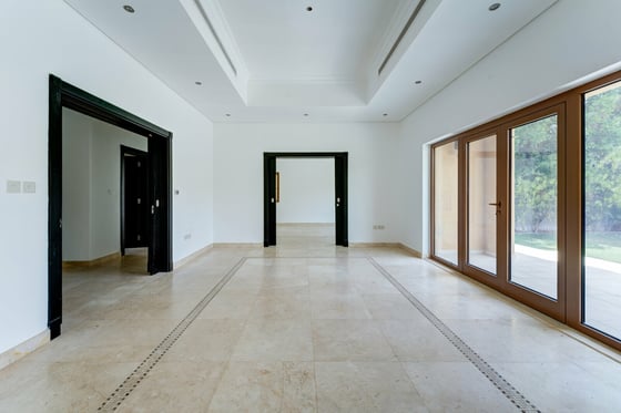 Unique Architecture | Spacious | Huge Garden, picture 8
