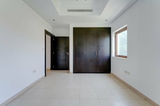 Unique Architecture | Spacious | Huge Garden, picture 13